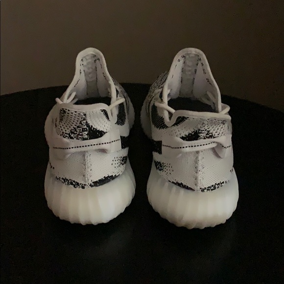 Yeezy 350 V2 Zebra Boost Adidas - Picture 5 of 8